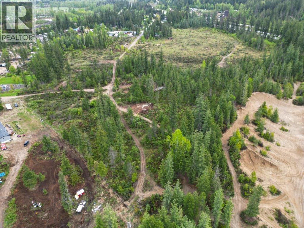 4103 Balsam Way. Malakwa, British Columbia