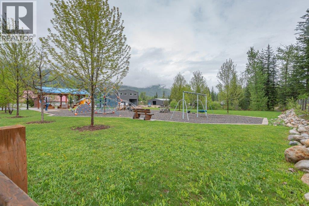 4103 Balsam Way. Malakwa, British Columbia