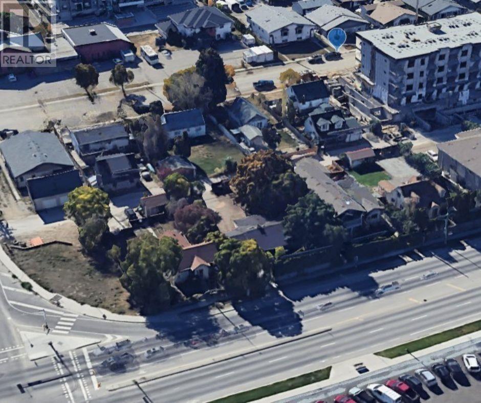 1077 Clement Avenue Unit# 2. Kelowna, British Columbia