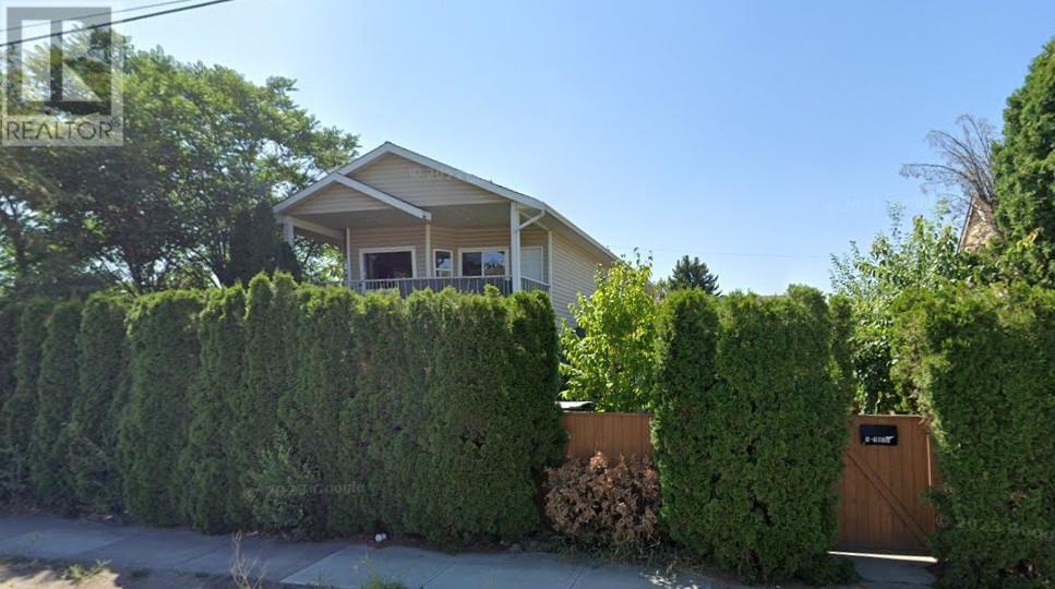 1077 Clement Avenue Unit# 1. Kelowna, British Columbia