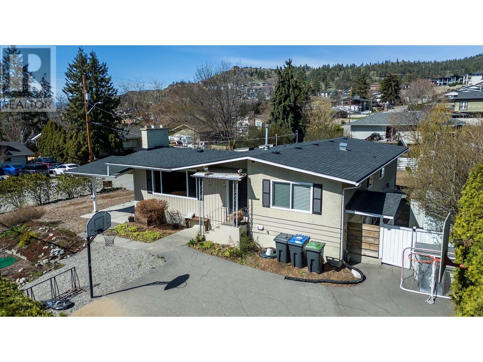 1880 Broadview Avenue. Kelowna, British Columbia