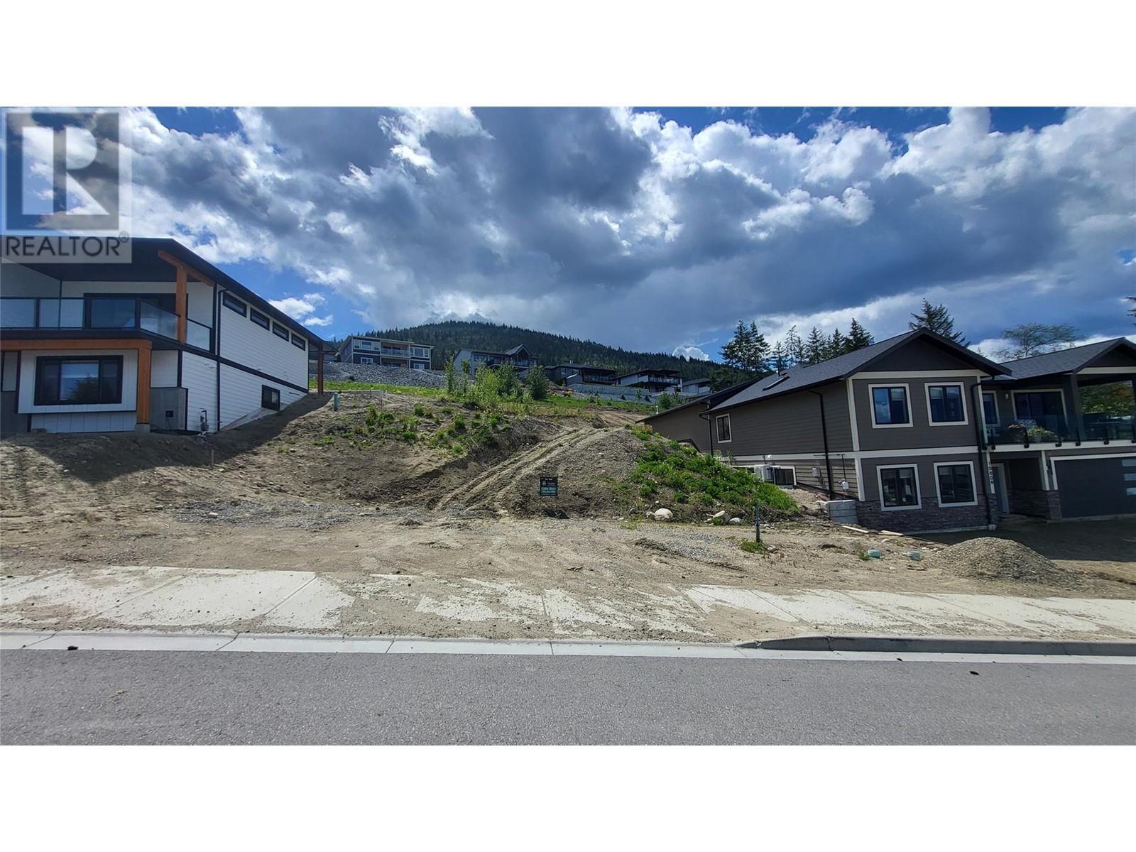 1120 16 Avenue Unit# 8 Lot# 8. Salmon Arm, British Columbia