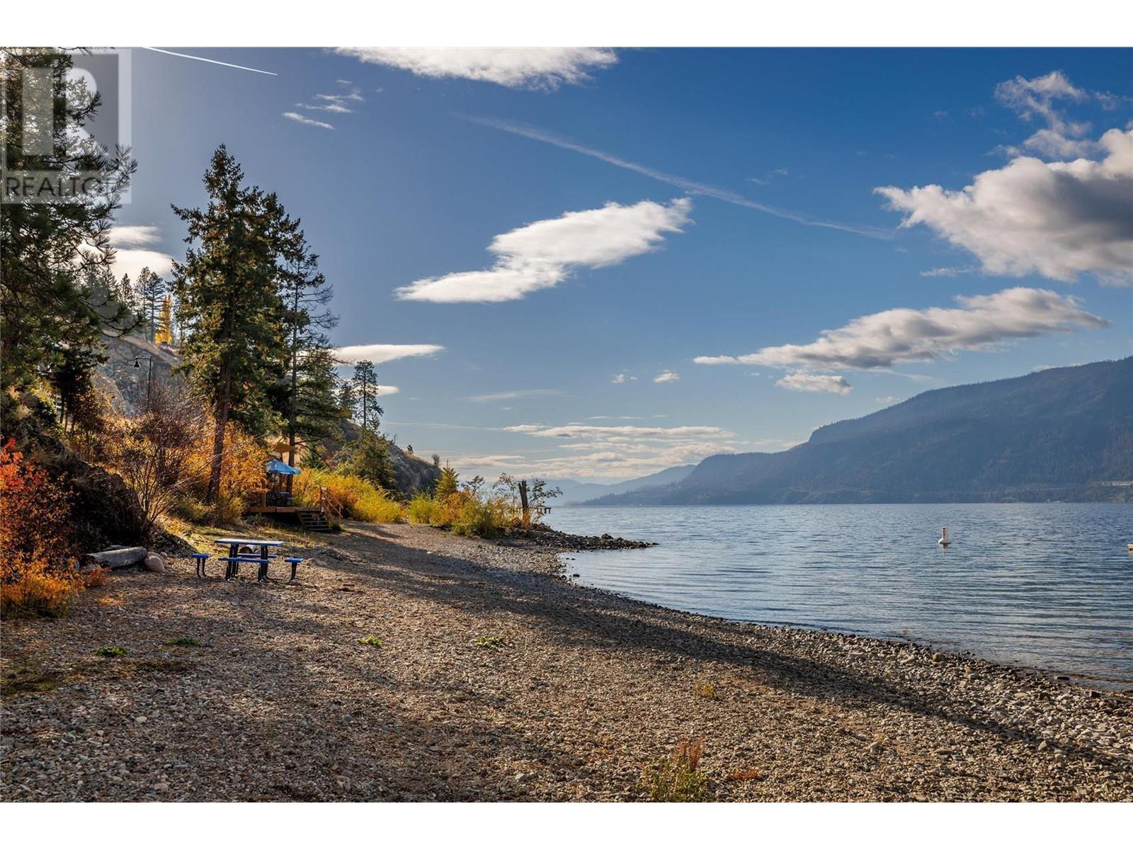 1960 Northern Flicker Court Unit# 8. Kelowna, British Columbia