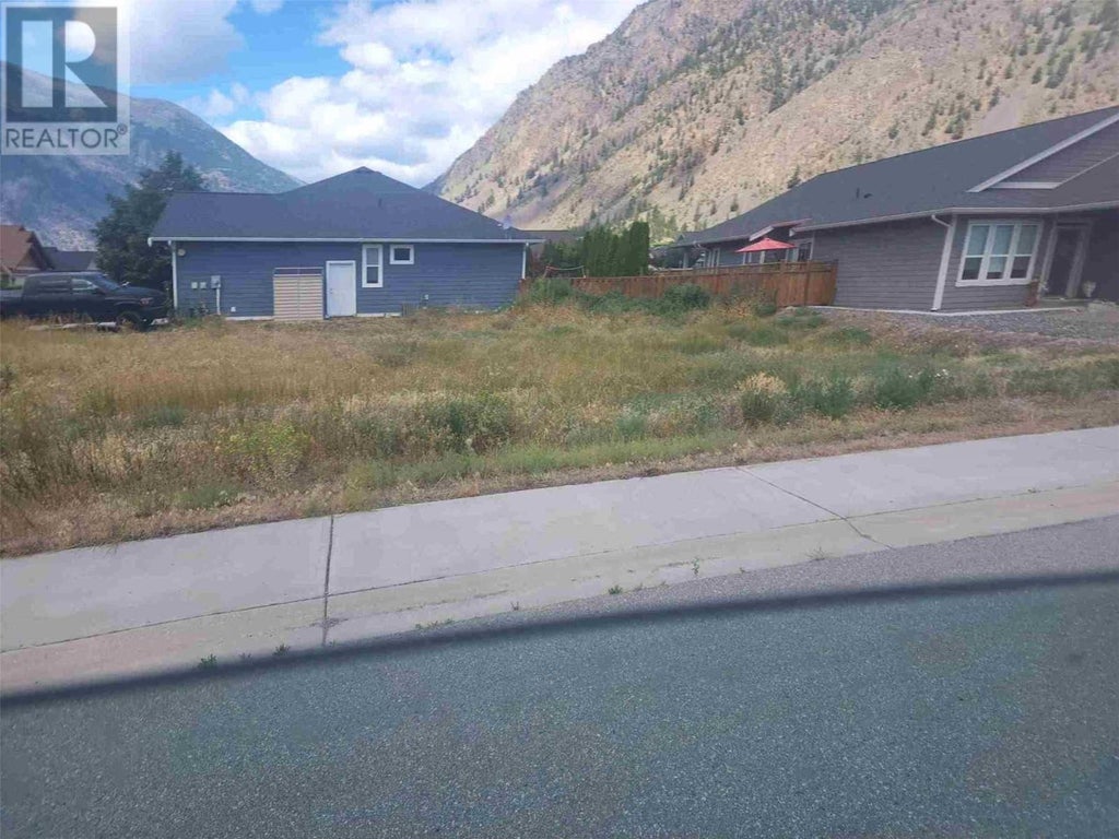 300 Forner Crescent, Keremeos