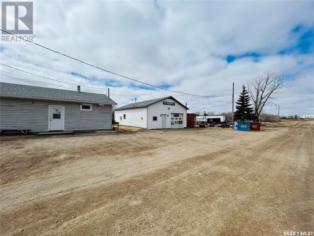 605 North Front Street, Moosomin