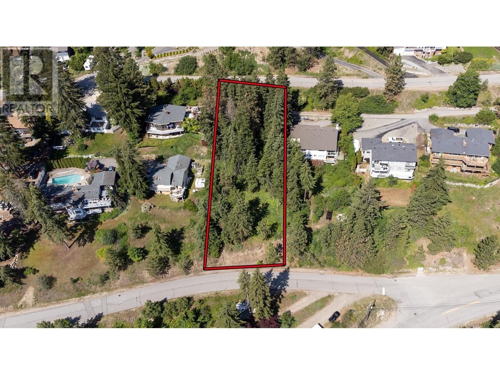 1525 Scott Crescent. West Kelowna, British Columbia