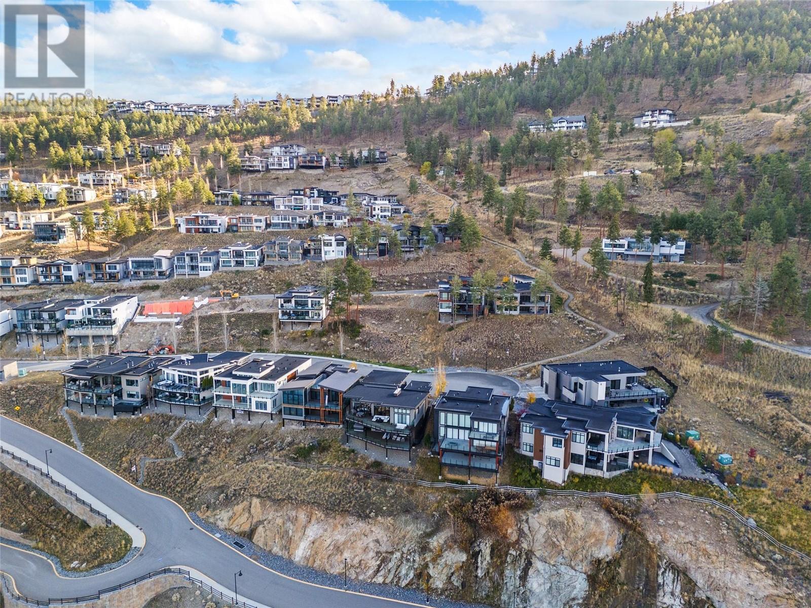 3332 Black Pine Lane. Kelowna, British Columbia