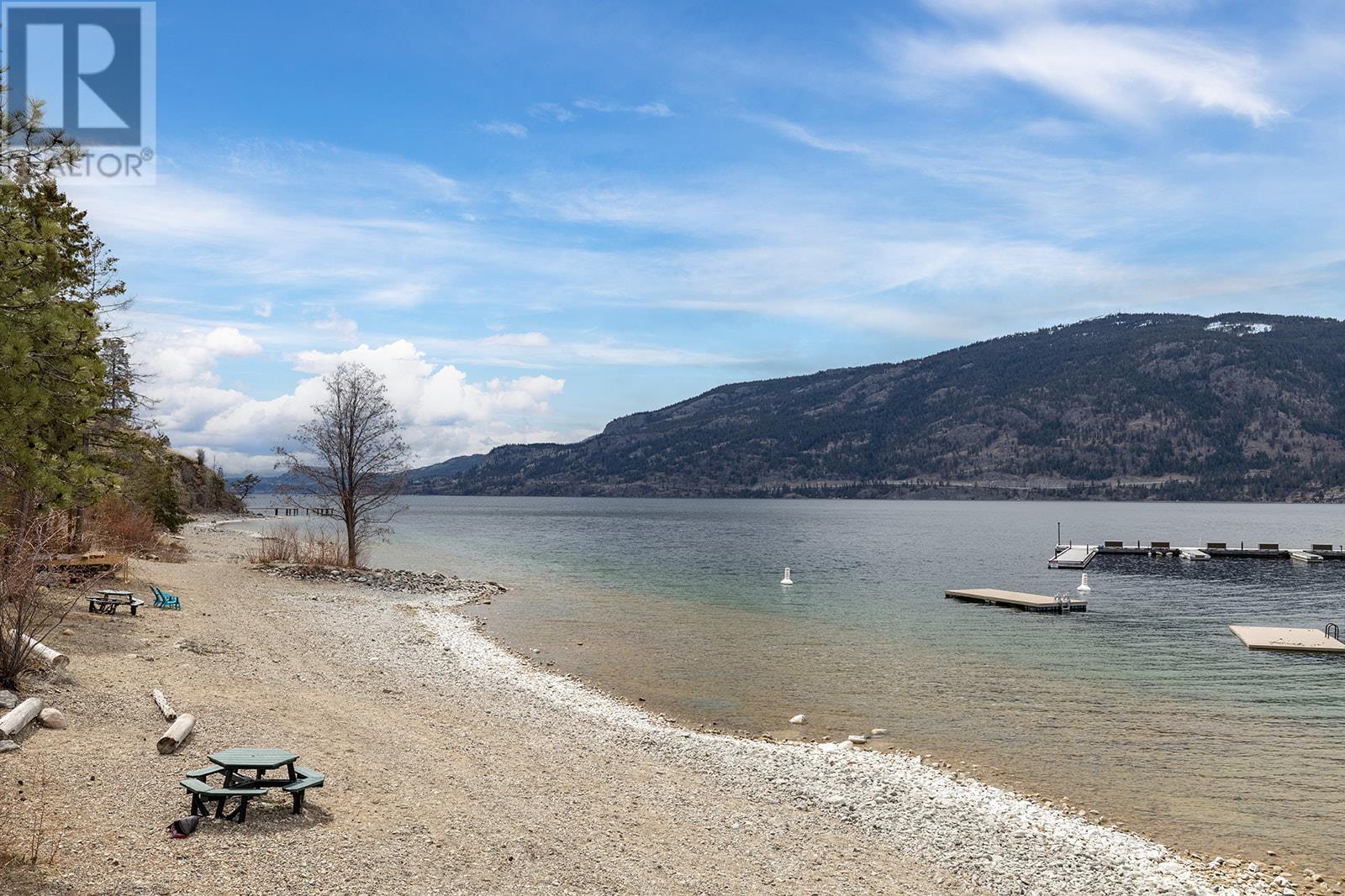 3332 Black Pine Lane. Kelowna, British Columbia