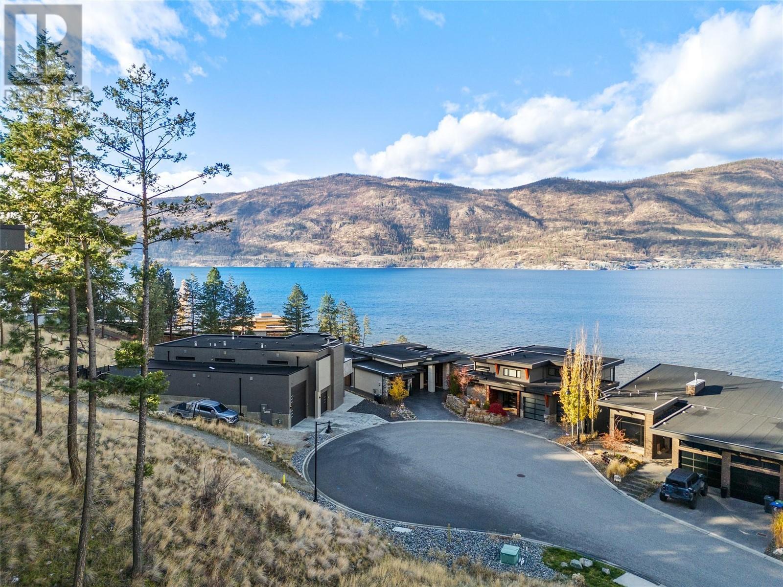 3332 Black Pine Lane. Kelowna, British Columbia