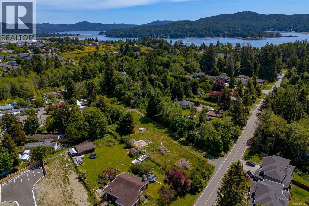 2033 Maple Avenue, Sooke