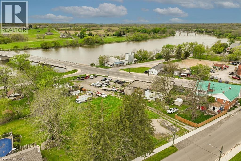 3 Cayuga Street S, Cayuga