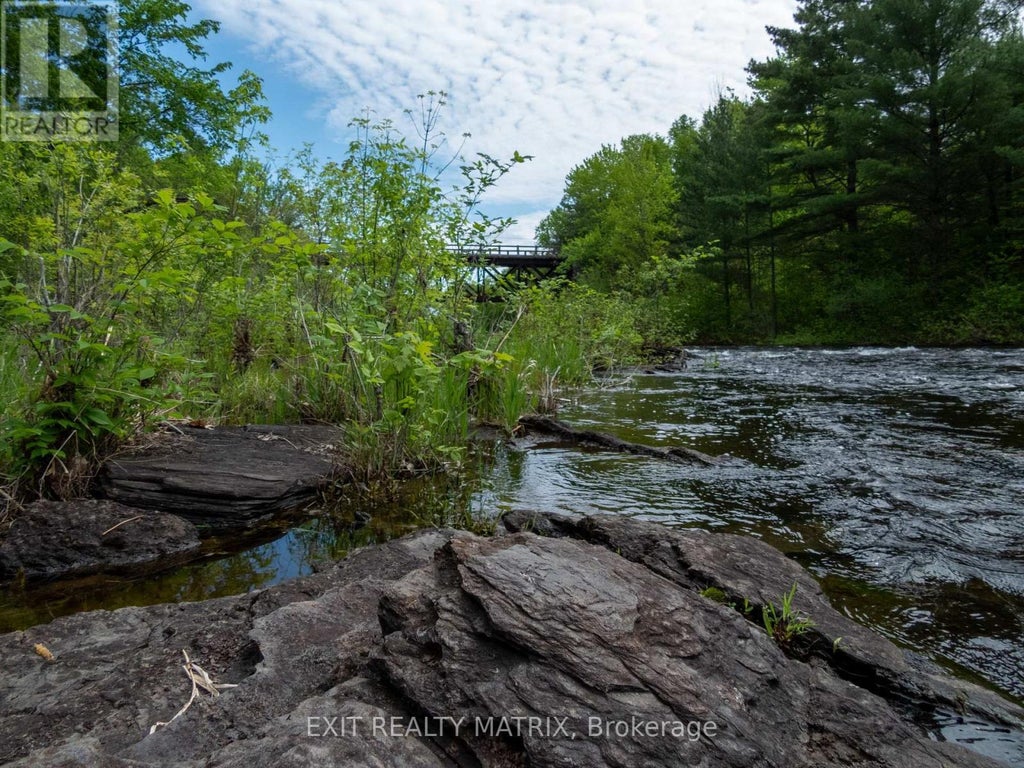 12654 Lanark Road, Greater Madawaska