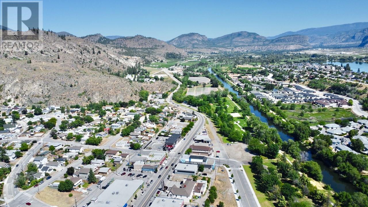 6363 & 6365 Main Street. Oliver, British Columbia