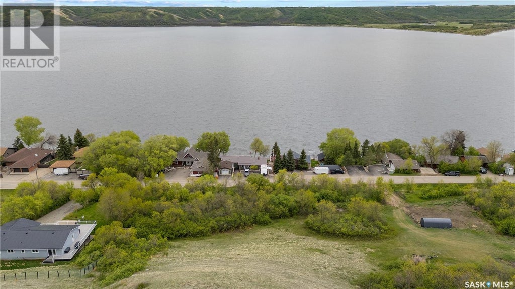 375 Pasqua Lake Road, North Qu'appelle Rm No. 187