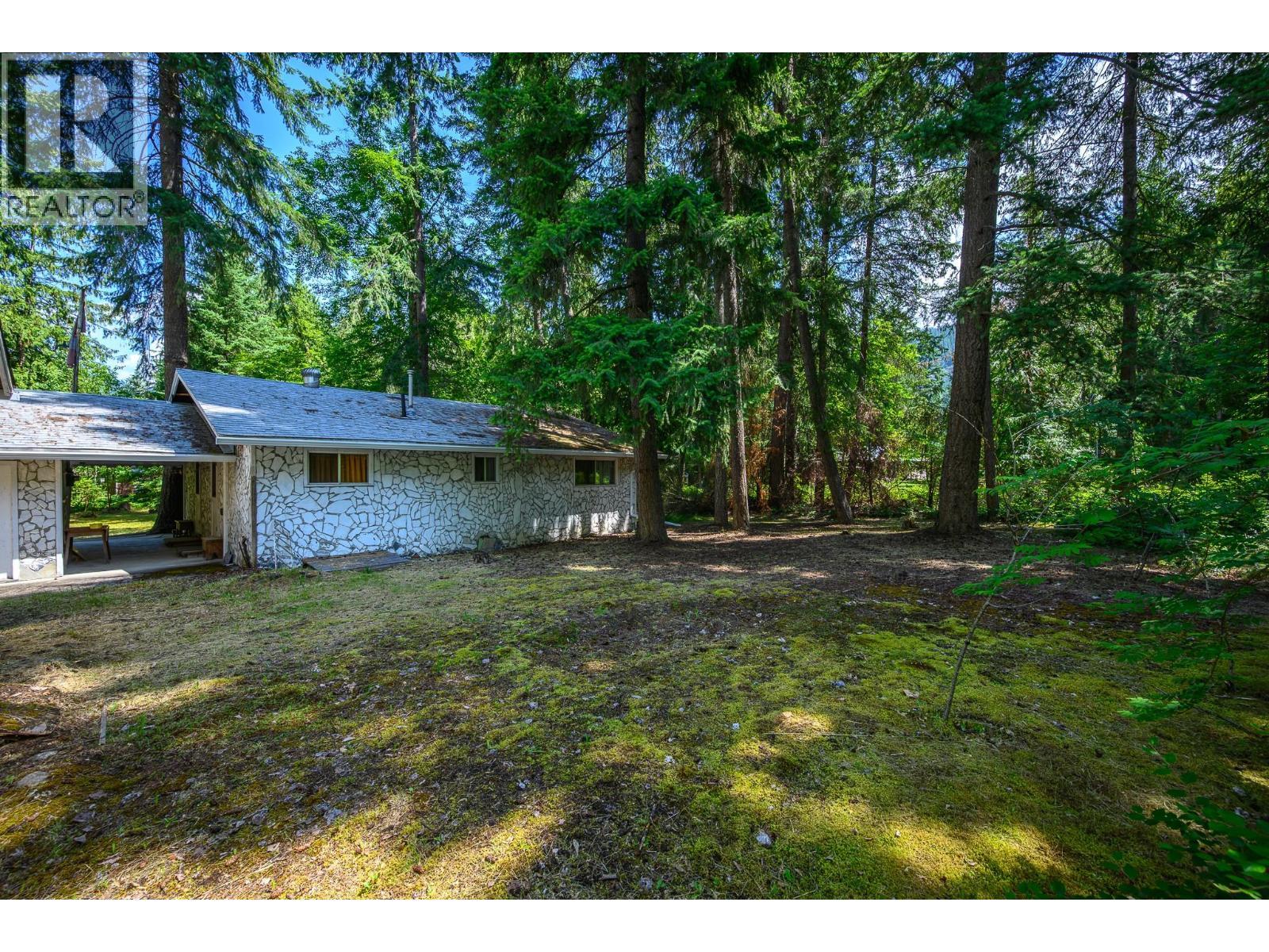 710 Westminster Road. Swansea Point, British Columbia