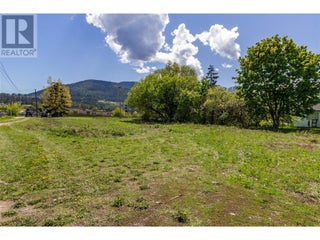 241 Beatty Avenue Nw. Salmon Arm, British Columbia