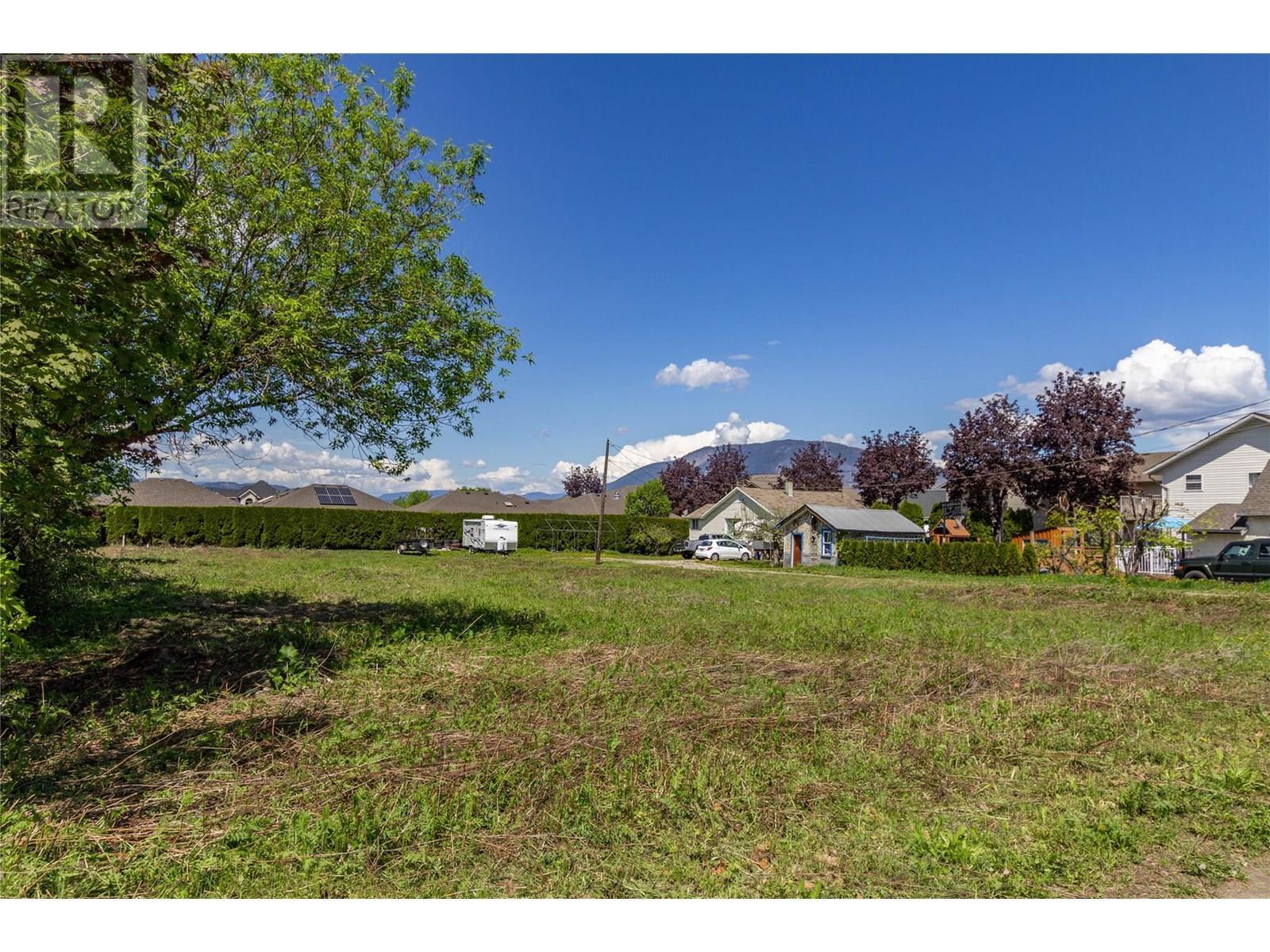241 Beatty Avenue Nw. Salmon Arm, British Columbia