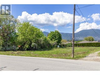 241 Beatty Avenue Nw. Salmon Arm, British Columbia