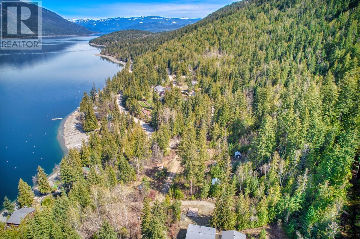 3950 Short Road. Eagle Bay, British Columbia