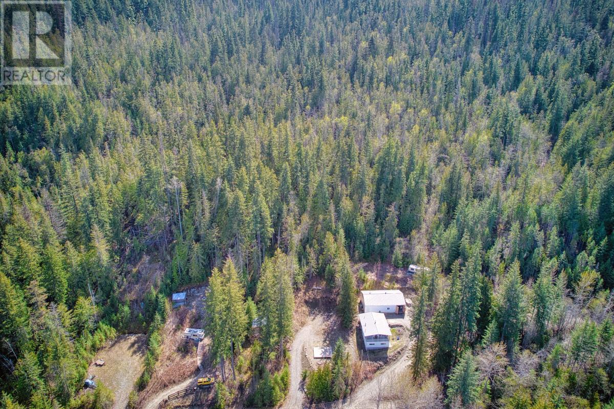 3950 Short Road. Eagle Bay, British Columbia