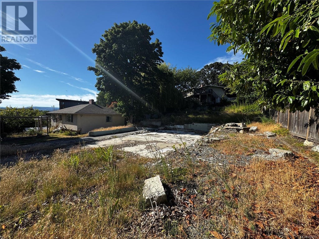 1258 A Woodway Road, Esquimalt