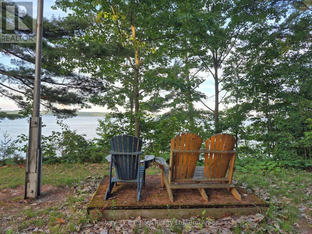 1379 Champlain Road, Tiny