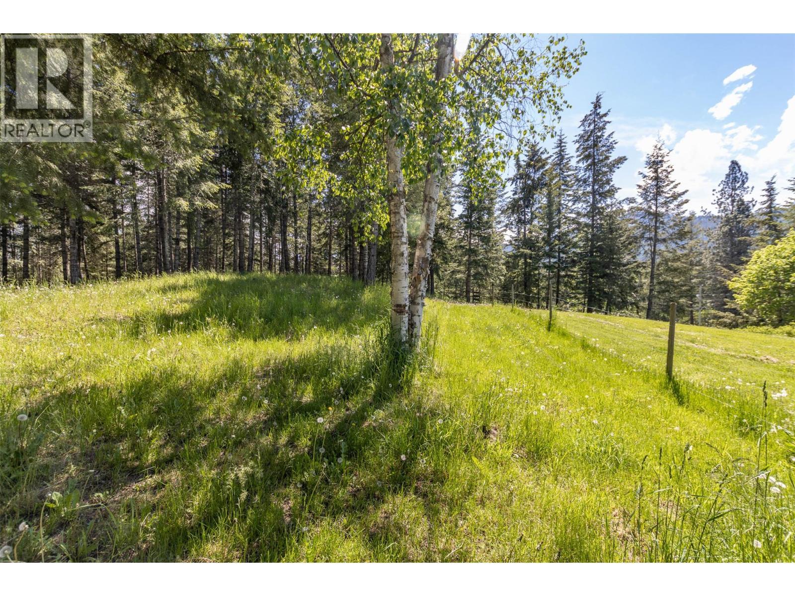 3851 10 Avenue Se. Salmon Arm, British Columbia