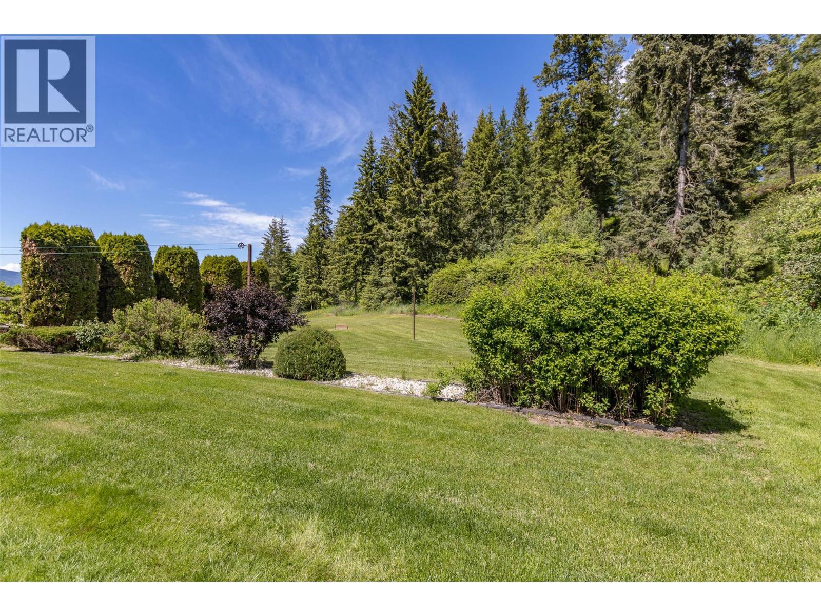 3851 10 Avenue Se. Salmon Arm, British Columbia