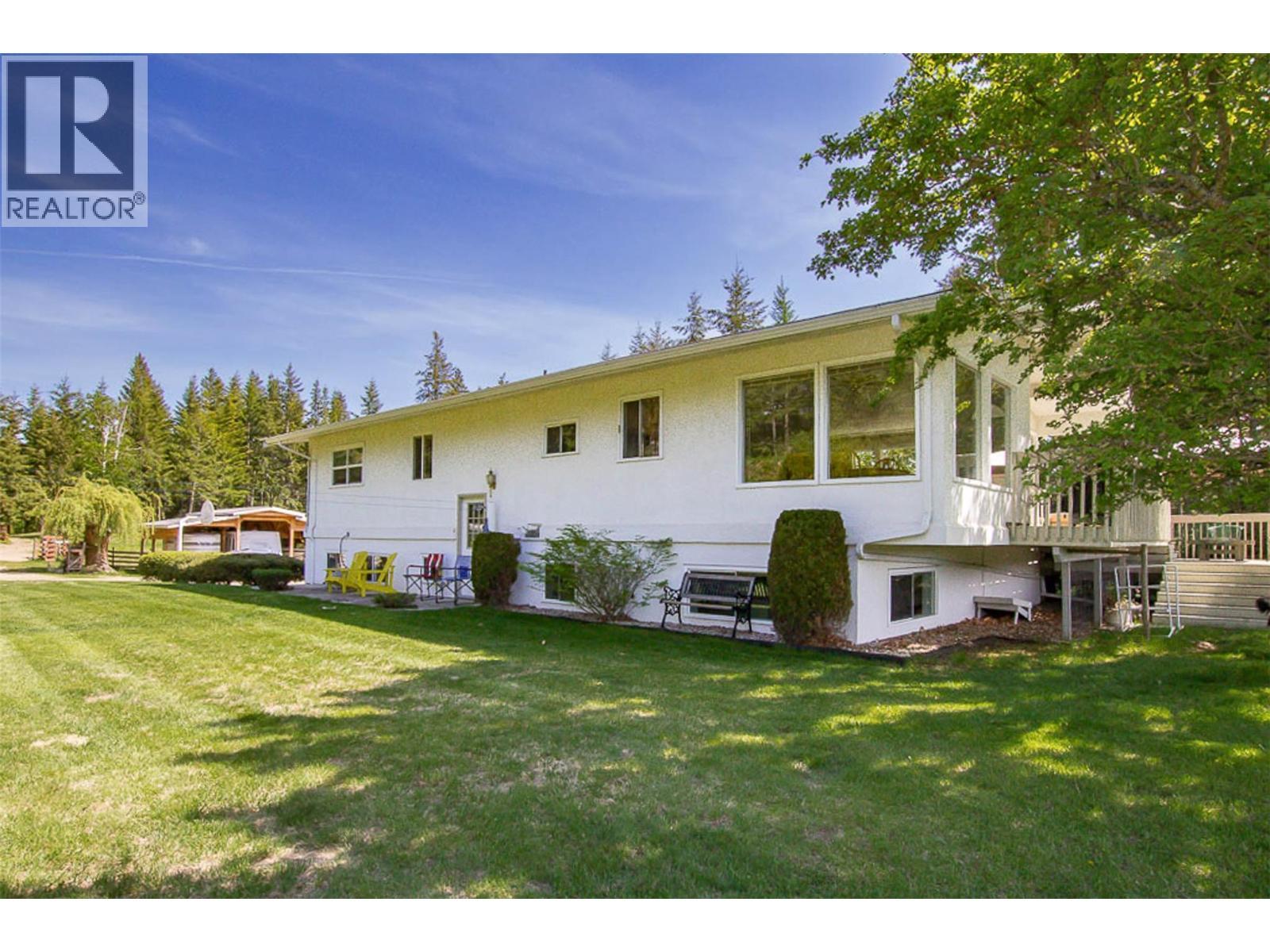 3851 10 Avenue Se. Salmon Arm, British Columbia