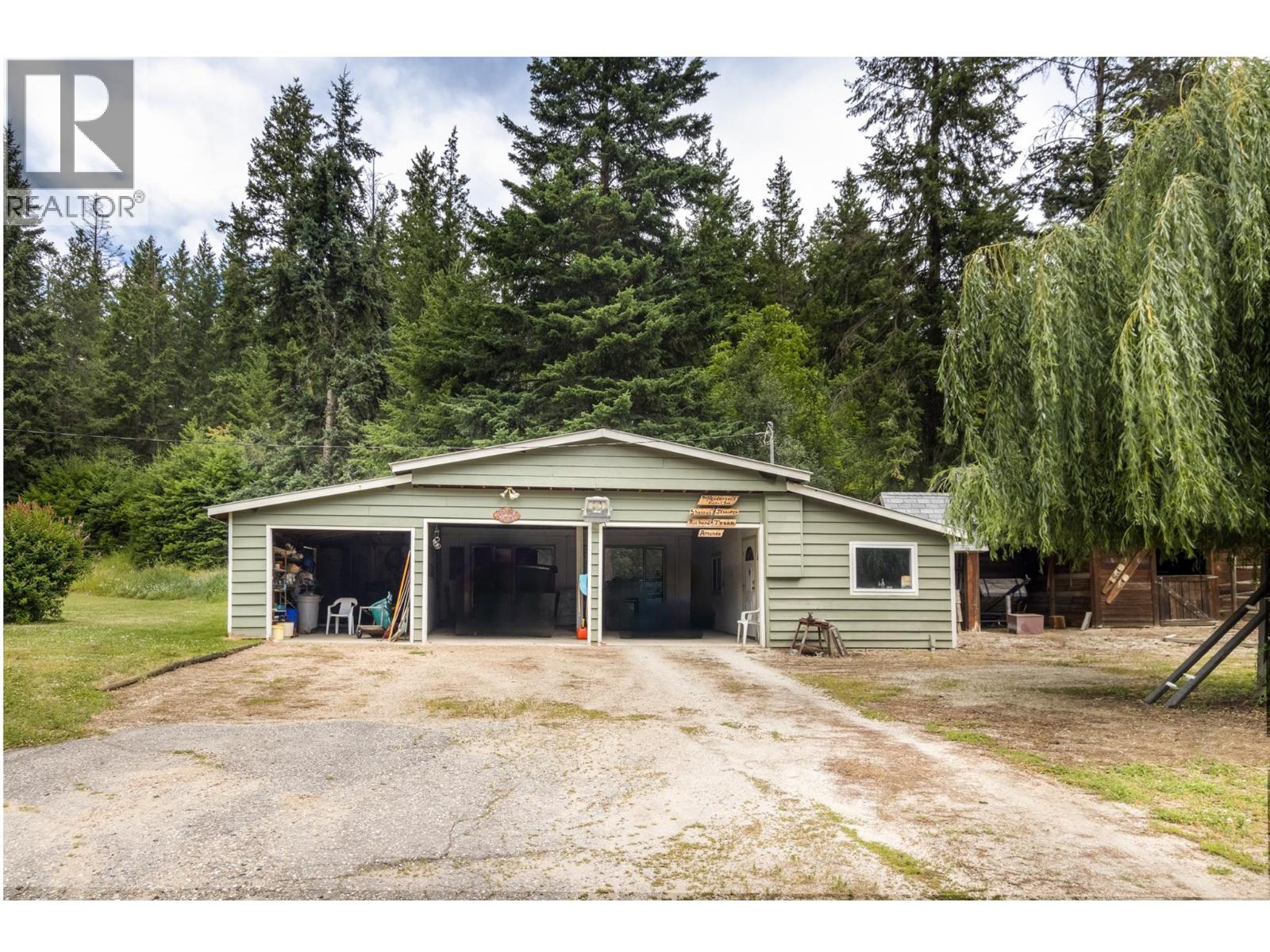 3851 10 Avenue Se. Salmon Arm, British Columbia