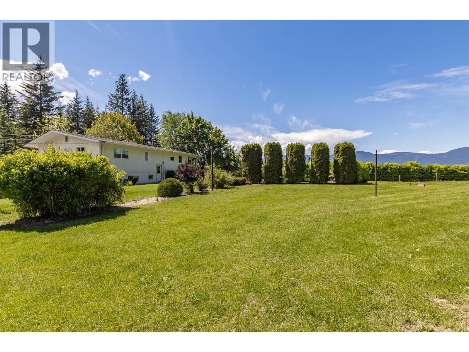 3851 10 Avenue Se. Salmon Arm, British Columbia