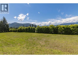 3851 10 Avenue Se. Salmon Arm, British Columbia
