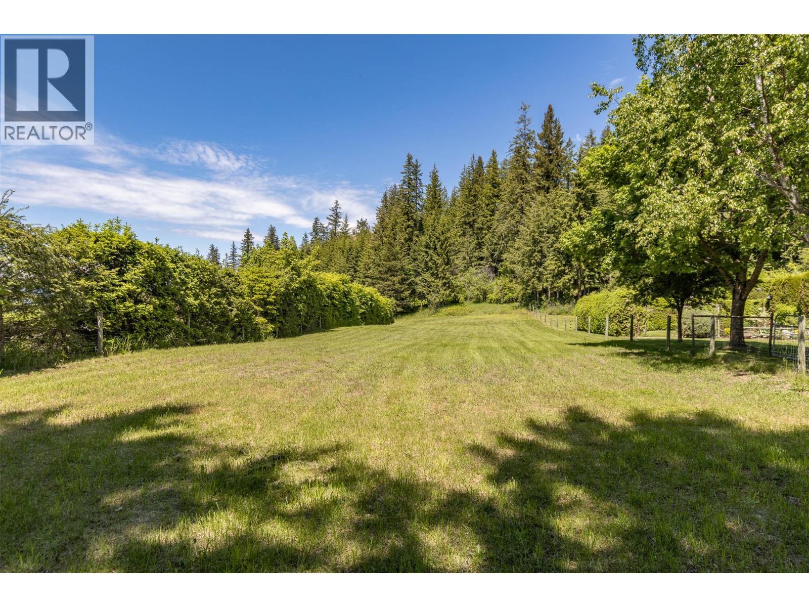 3851 10 Avenue Se. Salmon Arm, British Columbia