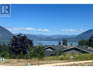 1181 16 Avenue Se. Salmon Arm, British Columbia