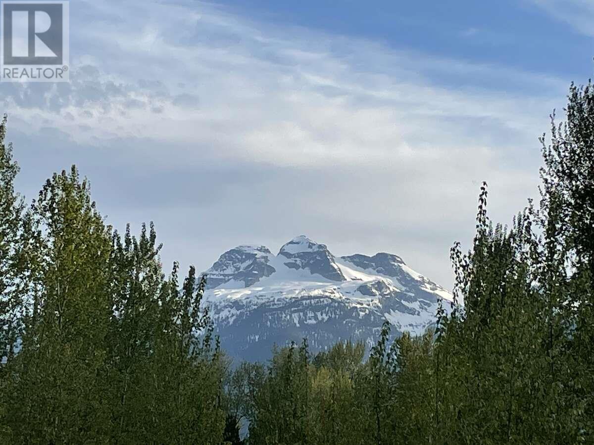 Sl 3 6-1445 Illecillewaet Road. Revelstoke, British Columbia