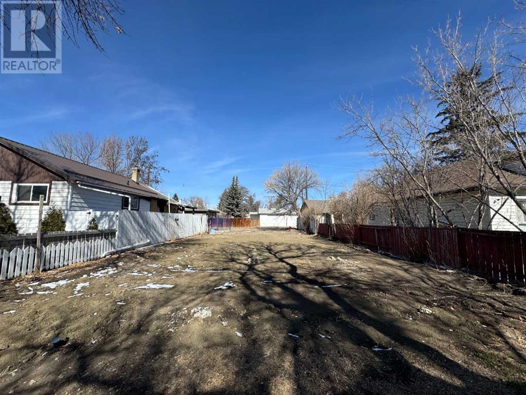 1607 3 Avenue N, Lethbridge