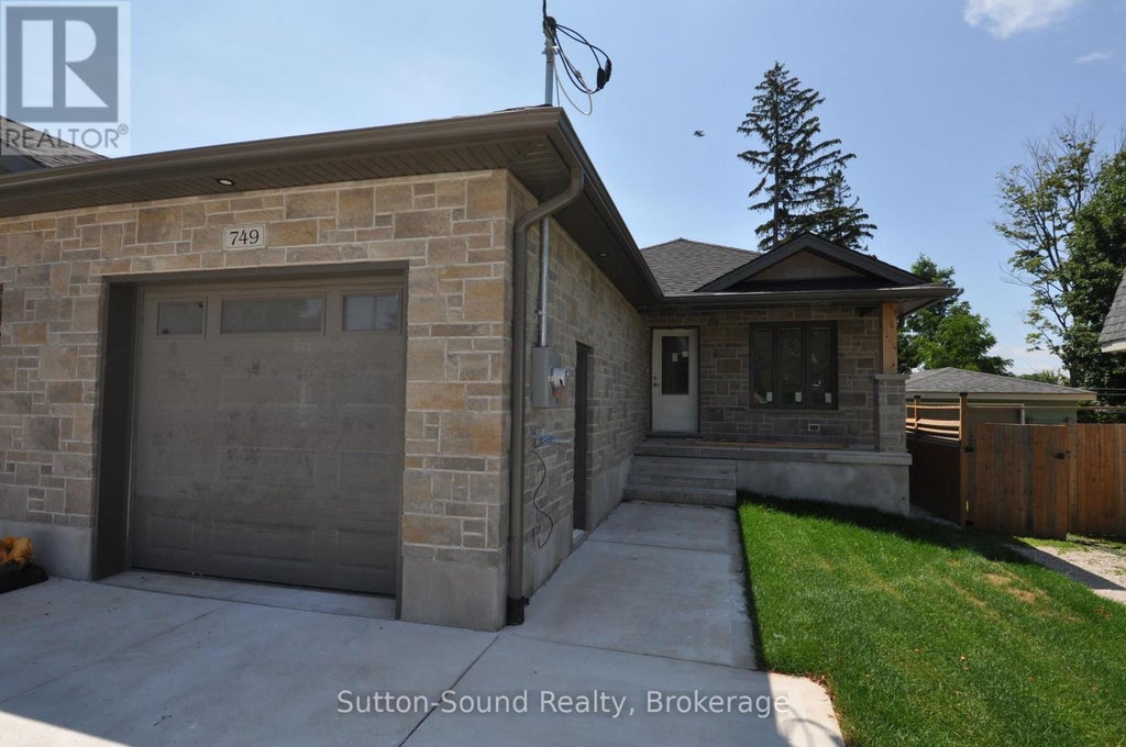 749 15th Street E, Owen Sound