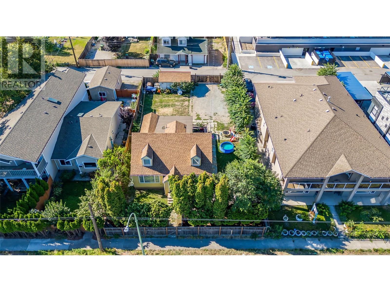 1069 Clement Avenue. Kelowna, British Columbia