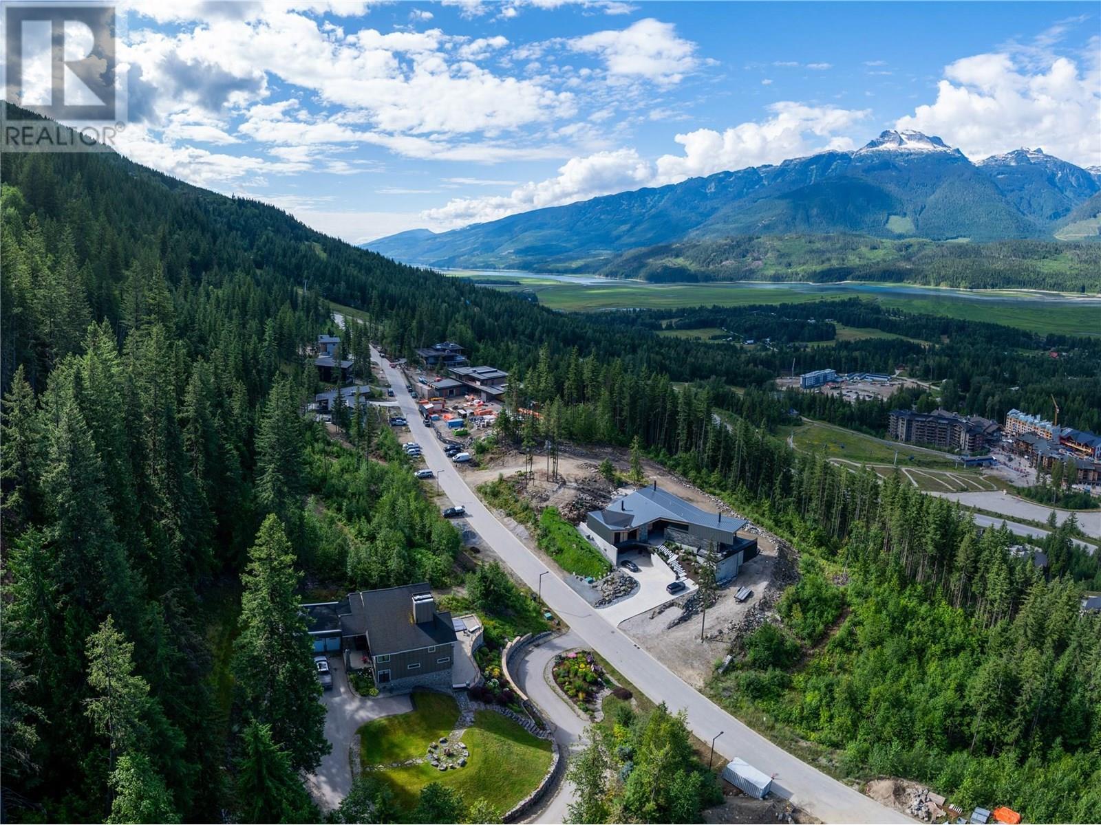 2465 Monashee Court Unit# 14. Revelstoke, British Columbia
