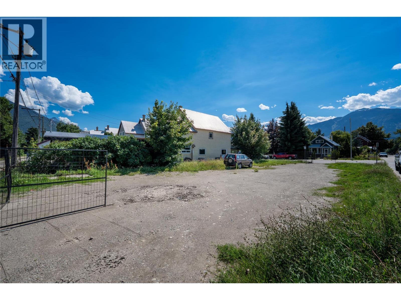 200 Third Street E. Revelstoke, British Columbia