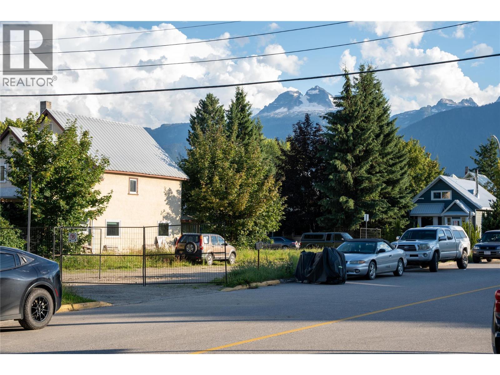 200 Third Street E. Revelstoke, British Columbia