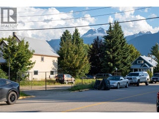 200 Third Street E. Revelstoke, British Columbia