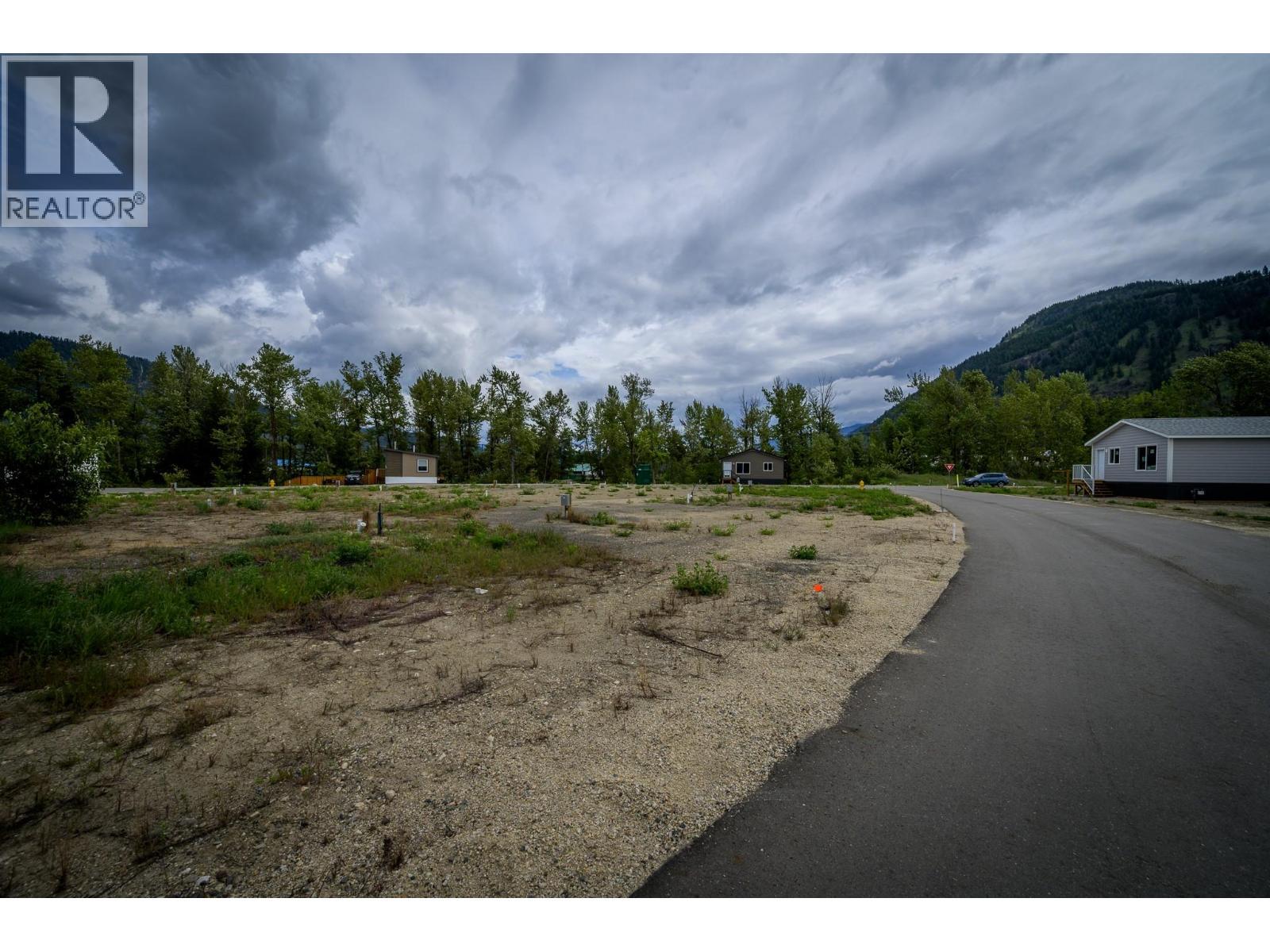 235 Aylmer Road Unit# 32 Lot# 32. Chase, British Columbia