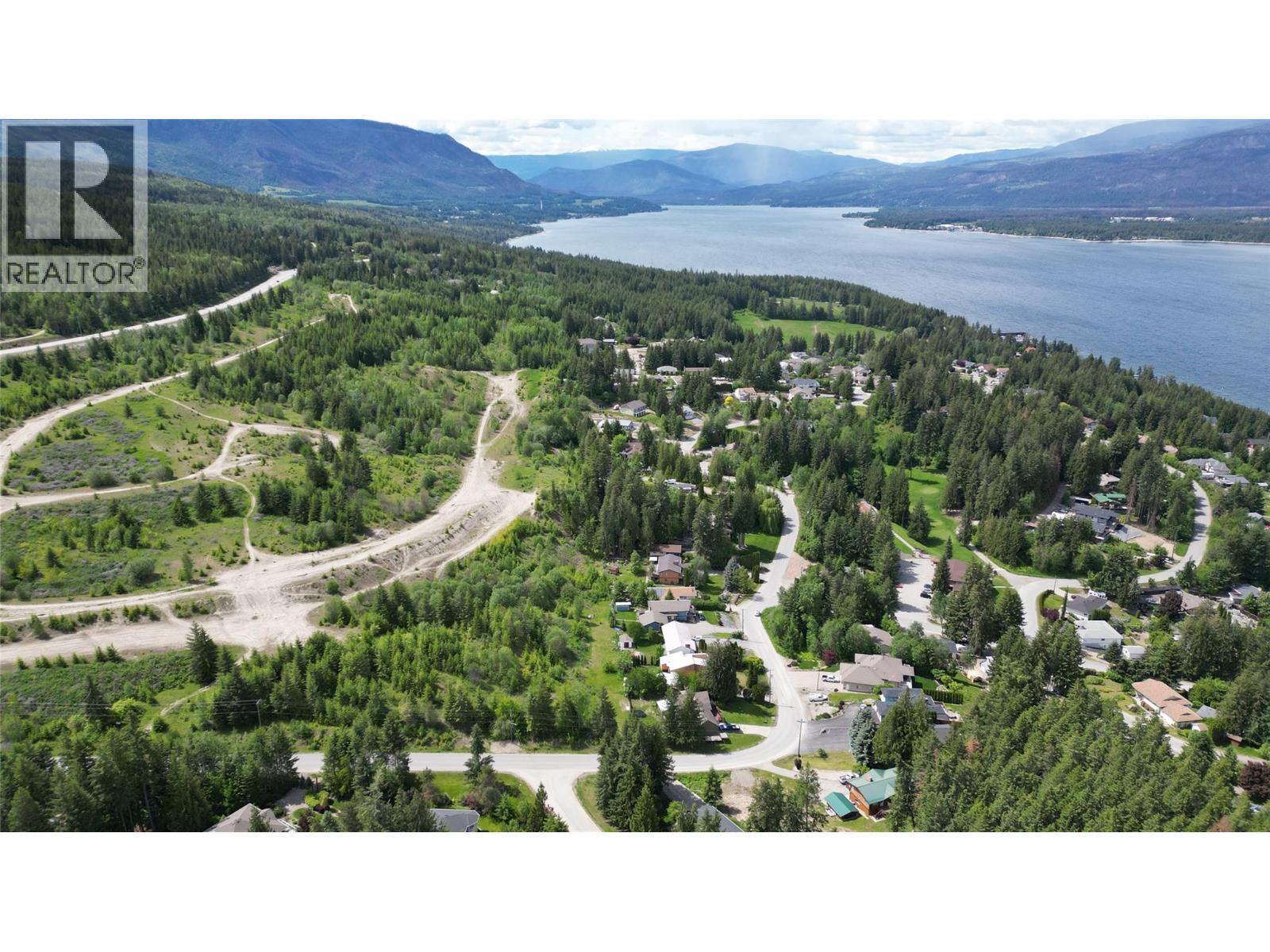 2902 Cedar Drive. Sorrento, British Columbia