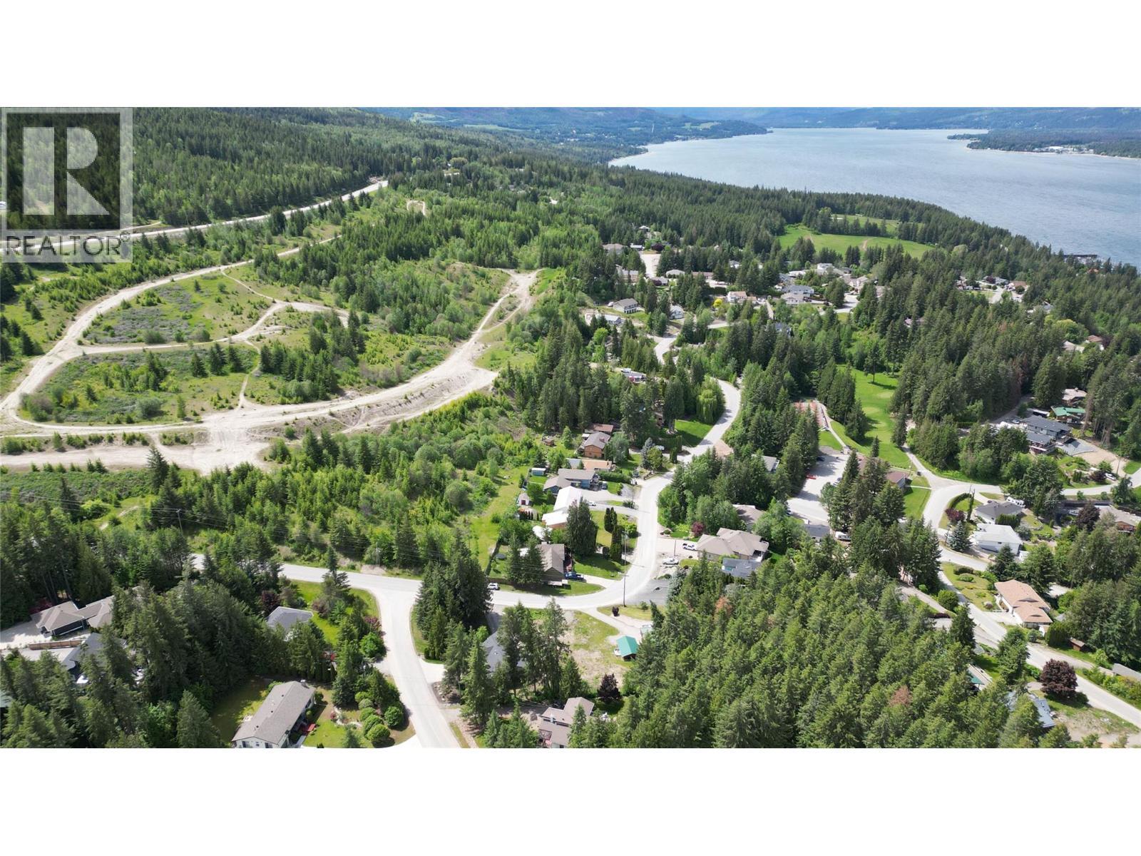 2902 Cedar Drive. Sorrento, British Columbia