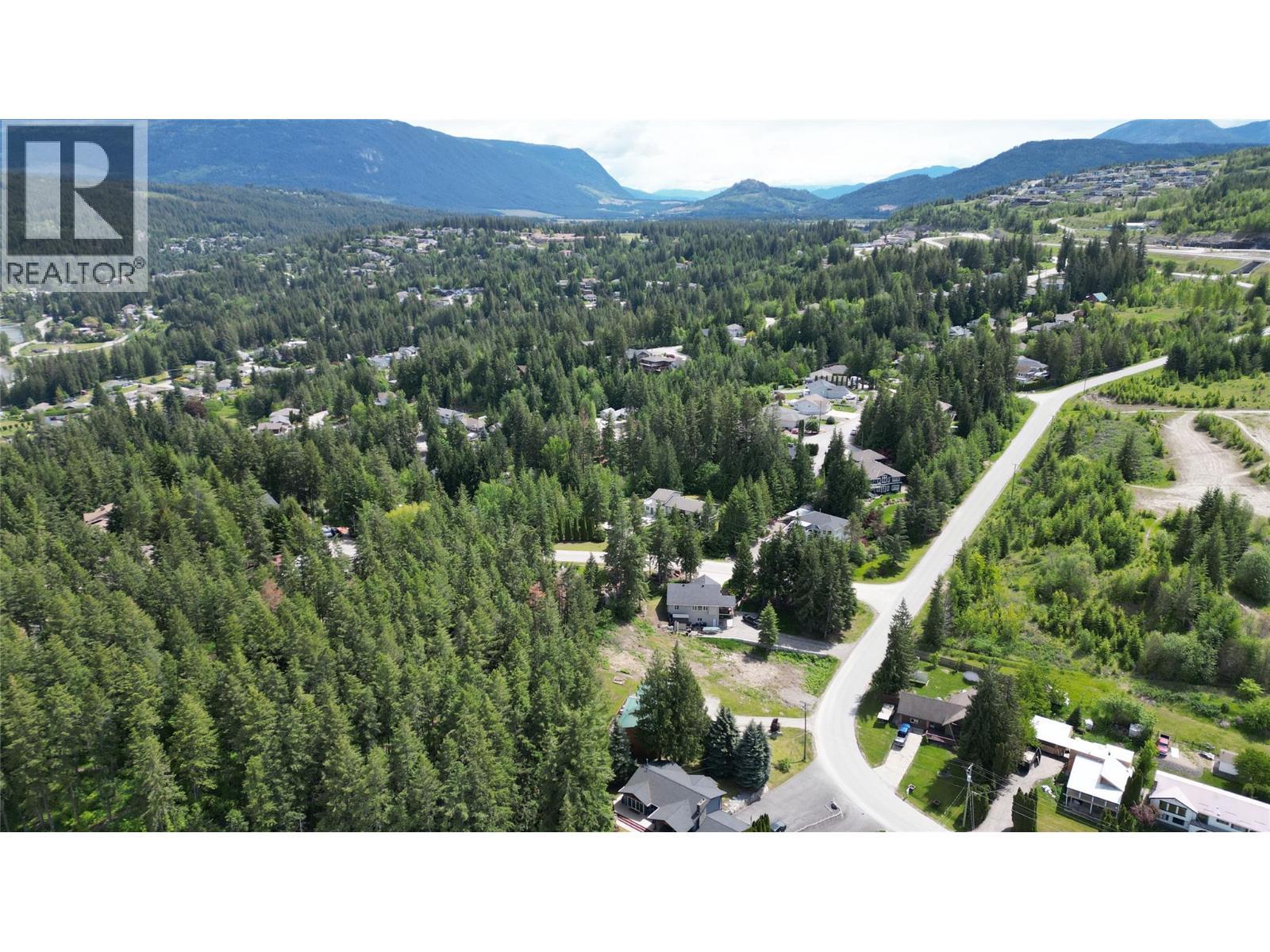 2902 Cedar Drive. Sorrento, British Columbia