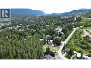 2902 Cedar Drive. Sorrento, British Columbia