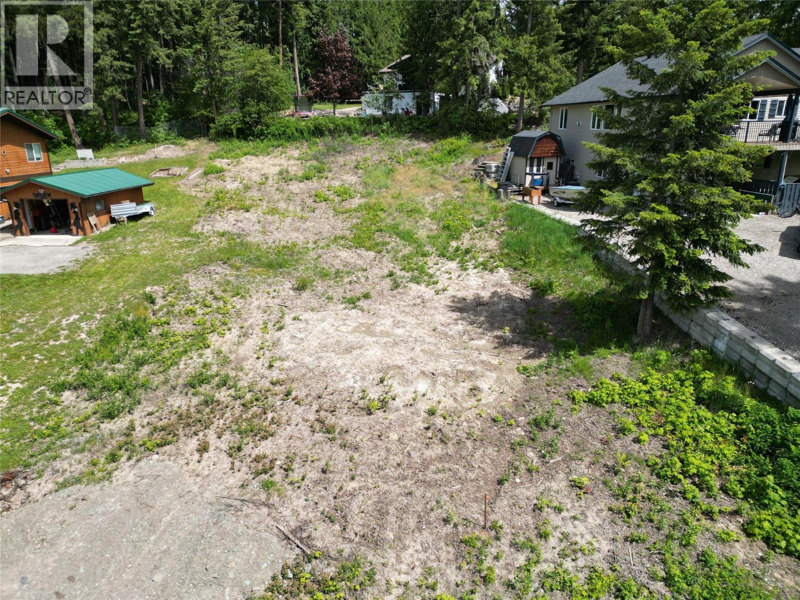 2902 Cedar Drive. Sorrento, British Columbia