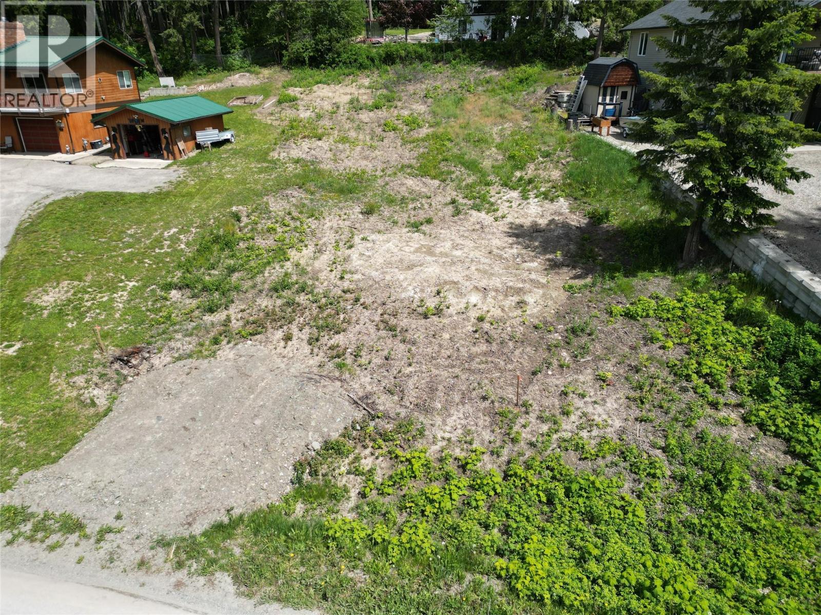 2902 Cedar Drive. Sorrento, British Columbia