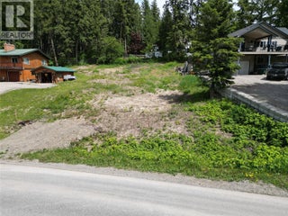 2902 Cedar Drive. Sorrento, British Columbia